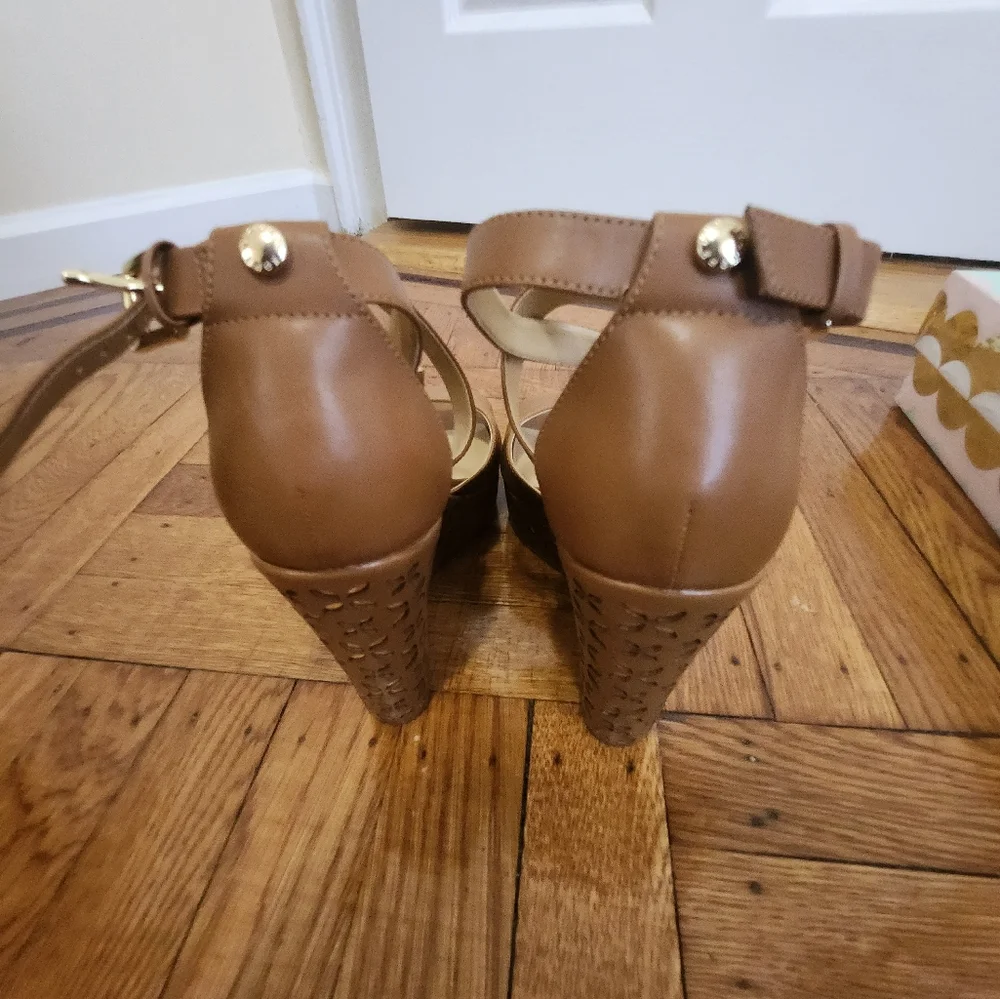 Michael Kors platform Sandals - Picture 7 of 7